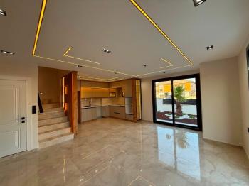Didim'de Satılık 3+1 Havuzlu Teraslı Otoparklı Villa