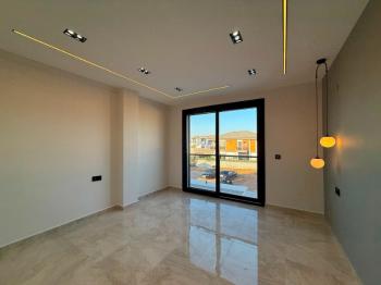 Didim'de Satılık 3+1 Havuzlu Teraslı Otoparklı Villa