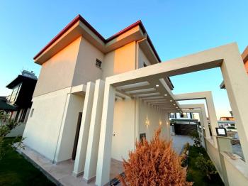 Didimde 317 M2  Arsa İçerisinde 4+1 Villa