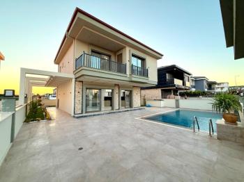 Didimde 317 M2  Arsa İçerisinde 4+1 Villa