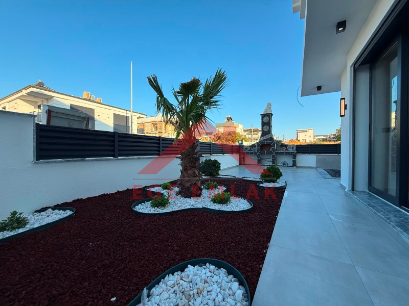 Didim'de Satılık 3+1 Havuzlu Teraslı Otoparklı Villa