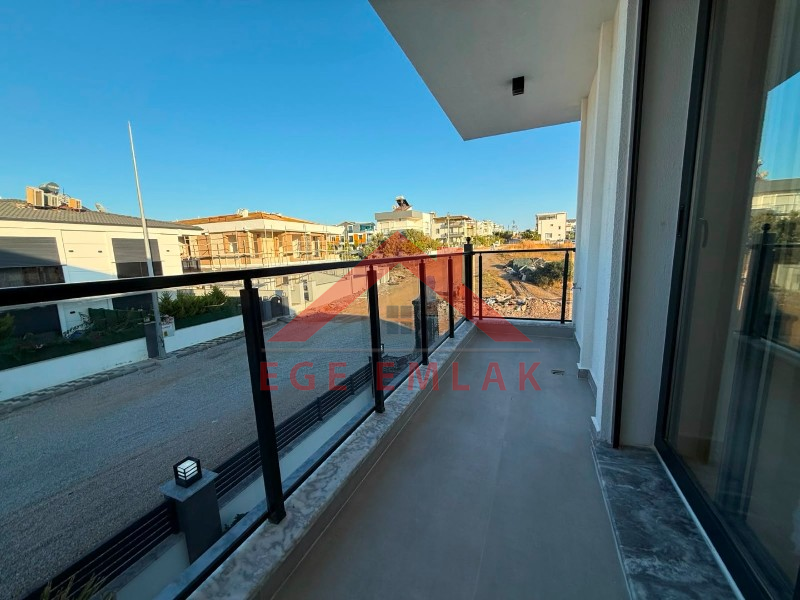 Didim'de Satılık 3+1 Havuzlu Teraslı Otoparklı Villa