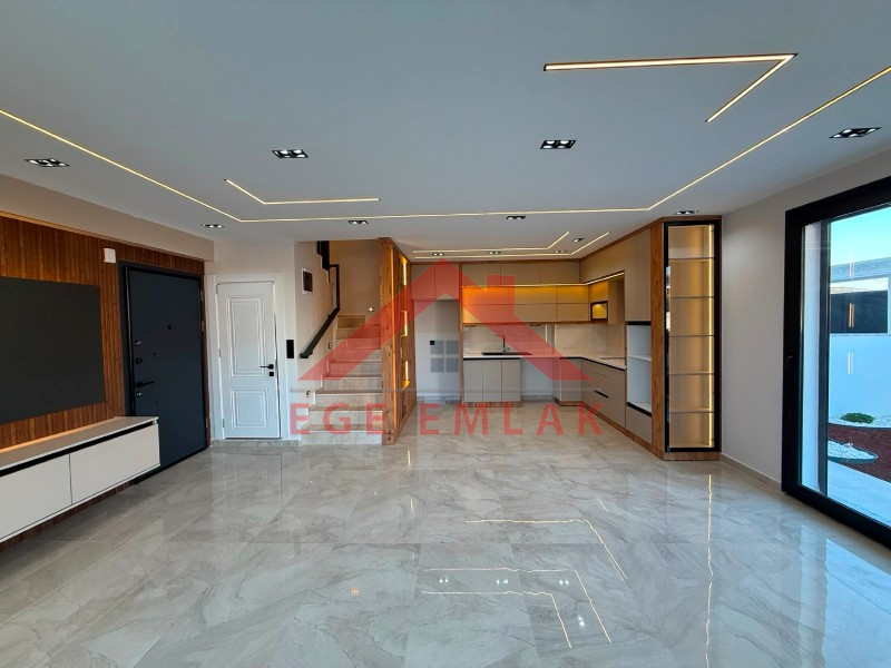 Didim'de Satılık 3+1 Havuzlu Teraslı Otoparklı Villa