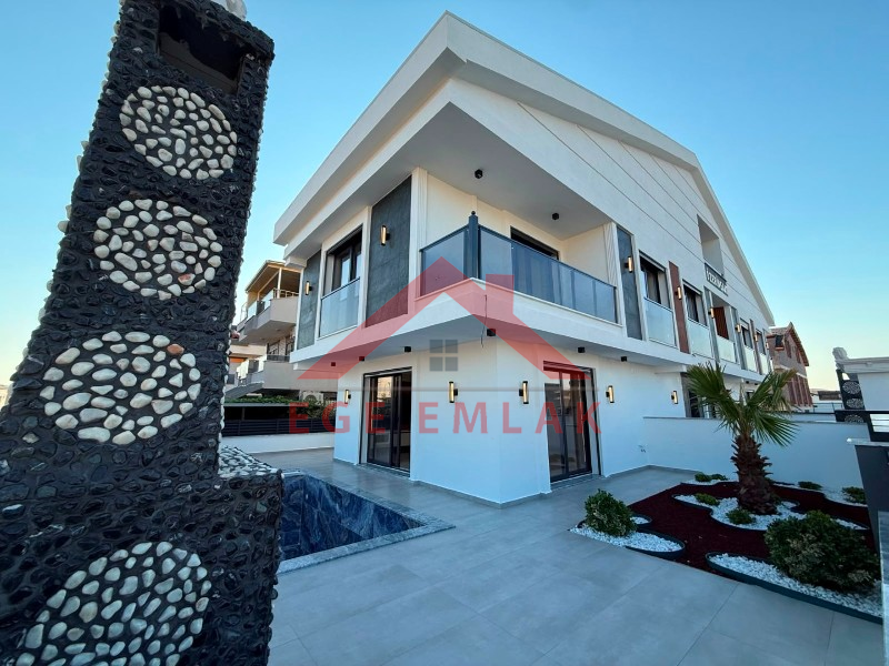 Didim'de Satılık 3+1 Havuzlu Teraslı Otoparklı Villa