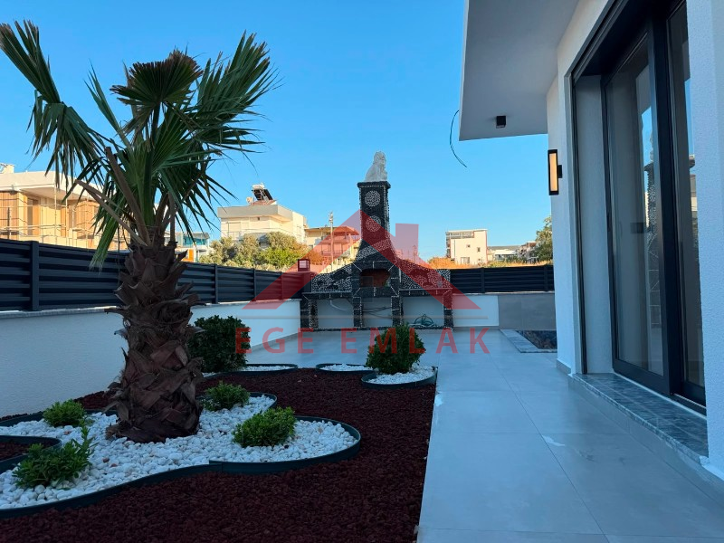 Didim'de Satılık 3+1 Havuzlu Teraslı Otoparklı Villa