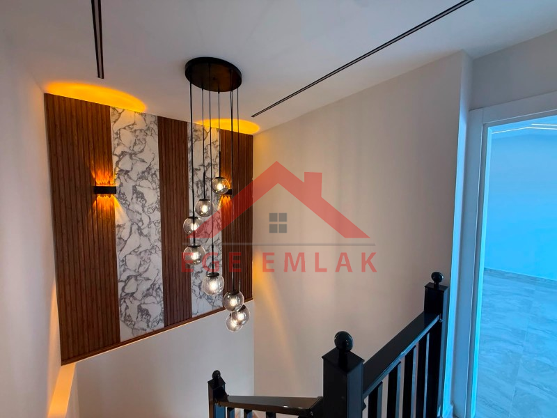 Didim'de Satılık 3+1 Havuzlu Teraslı Otoparklı Villa