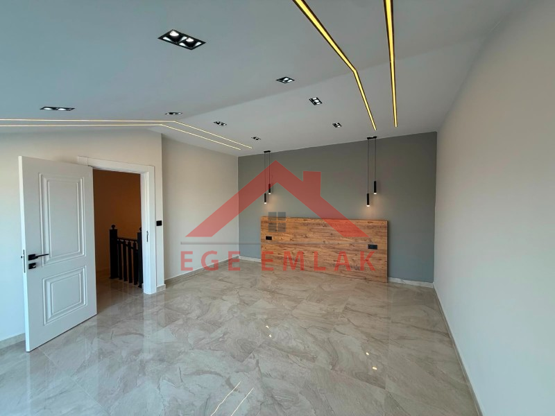 Didim'de Satılık 3+1 Havuzlu Teraslı Otoparklı Villa