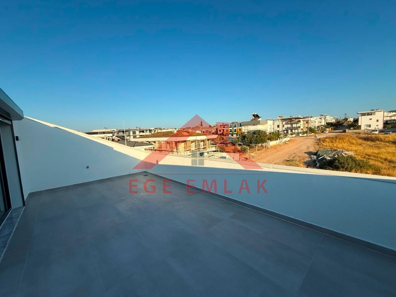 Didim'de Satılık 3+1 Havuzlu Teraslı Otoparklı Villa