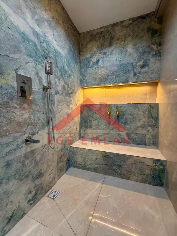 Didim'de Satılık 3+1 Havuzlu Teraslı Otoparklı Villa
