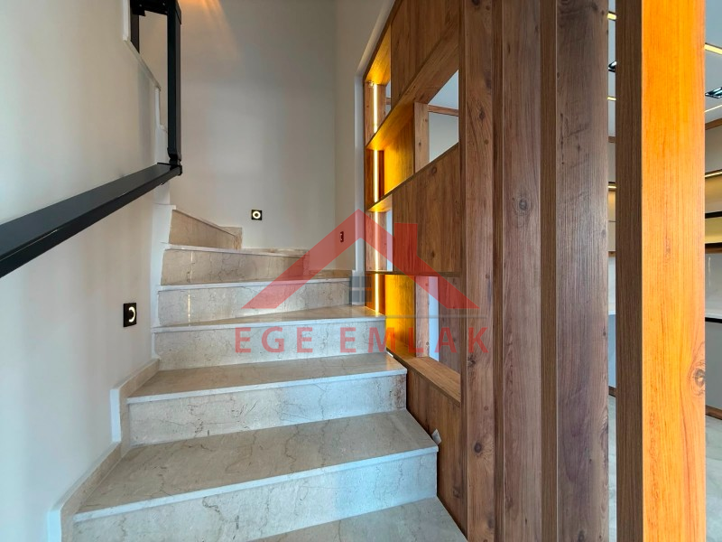 Didim'de Satılık 3+1 Havuzlu Teraslı Otoparklı Villa