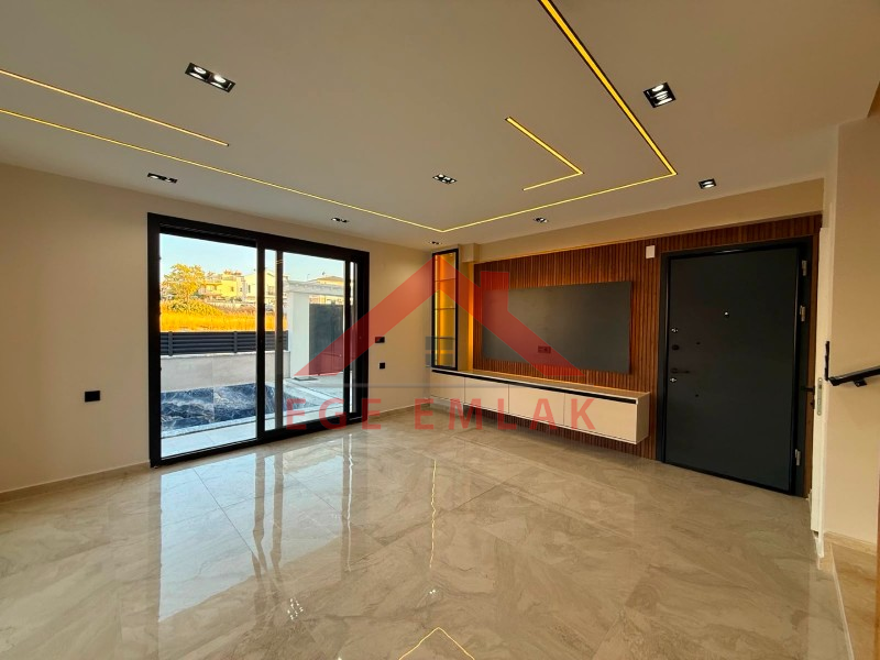 Didim'de Satılık 3+1 Havuzlu Teraslı Otoparklı Villa