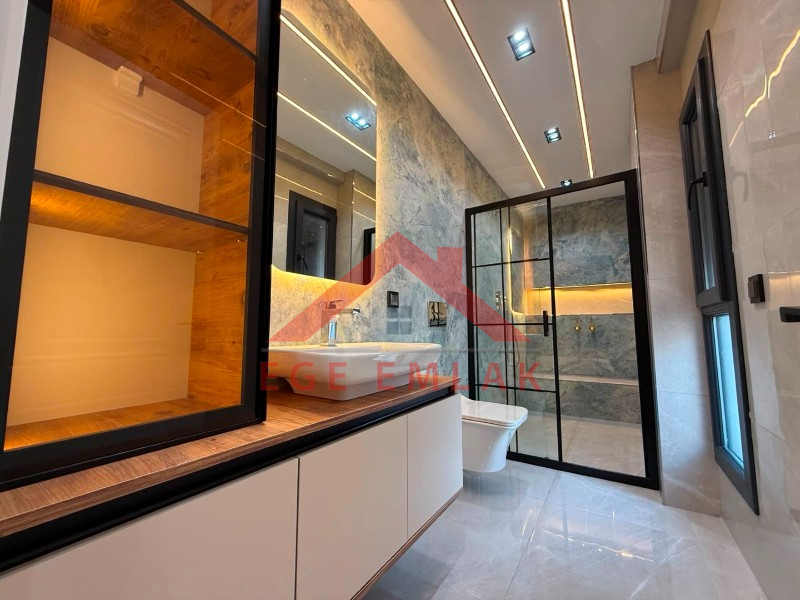 Didim'de Satılık 3+1 Havuzlu Teraslı Otoparklı Villa