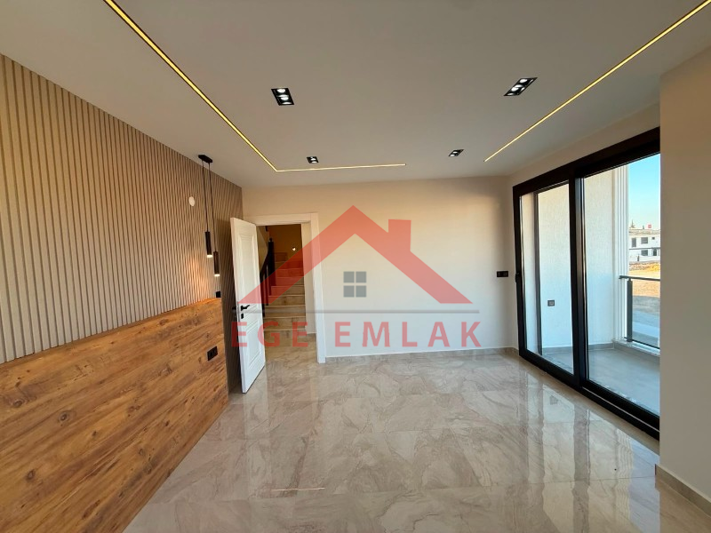 Didim'de Satılık 3+1 Havuzlu Teraslı Otoparklı Villa
