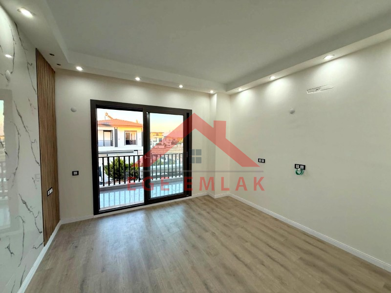 Didimde 317 M2  Arsa İçerisinde 4+1 Villa