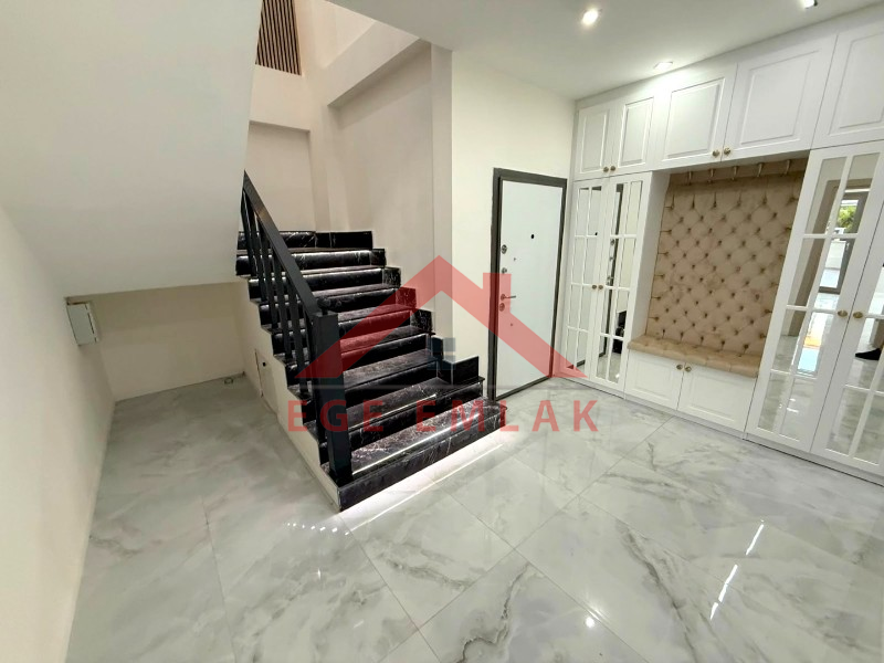 Didimde 317 M2  Arsa İçerisinde 4+1 Villa