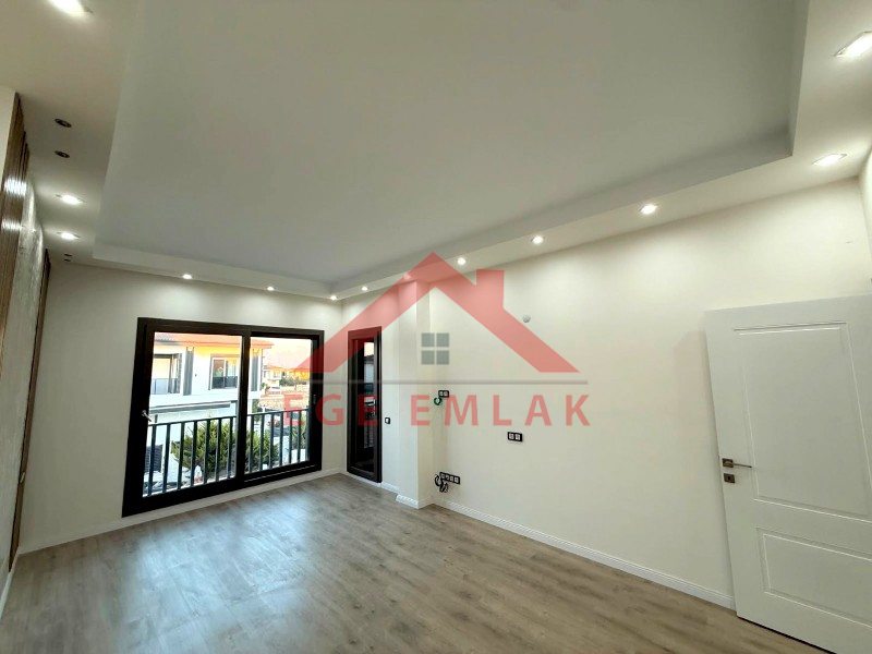 Didimde 317 M2  Arsa İçerisinde 4+1 Villa