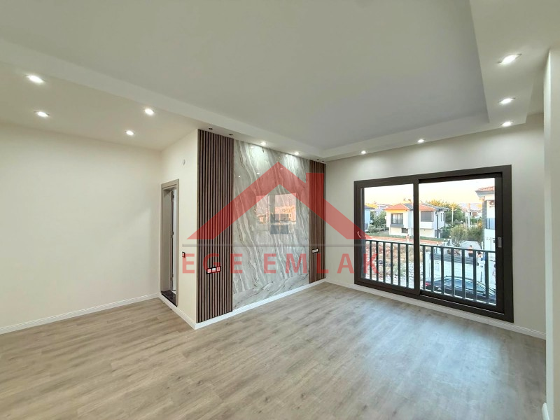 Didimde 317 M2  Arsa İçerisinde 4+1 Villa