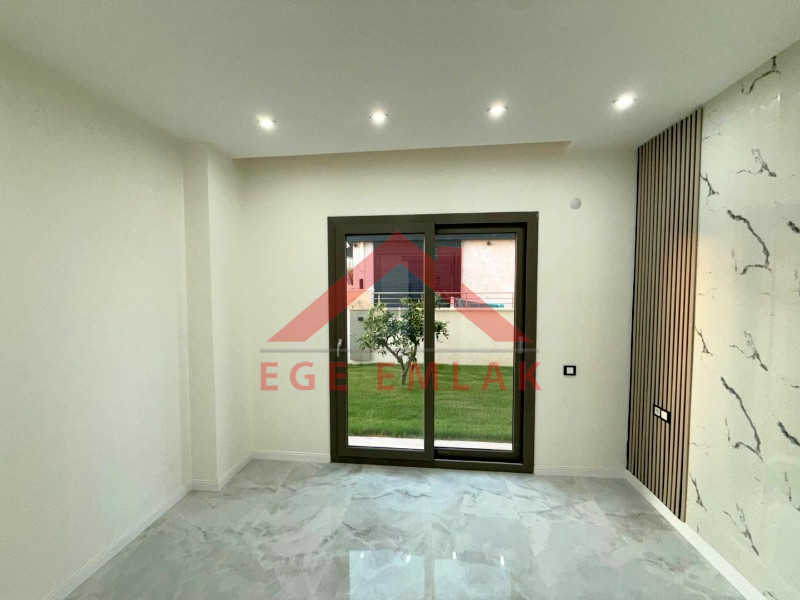 Didimde 317 M2  Arsa İçerisinde 4+1 Villa