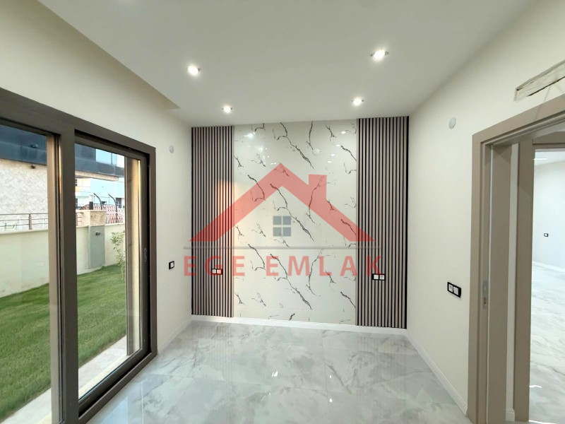 Didimde 317 M2  Arsa İçerisinde 4+1 Villa