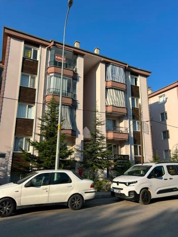 * AFYON ÜÇOK EMLAKTAN HARBİŞ KOCATEPE MAH 3+1 115M² TEMİZ BAKIMLI KİRALIK DAİRE *
