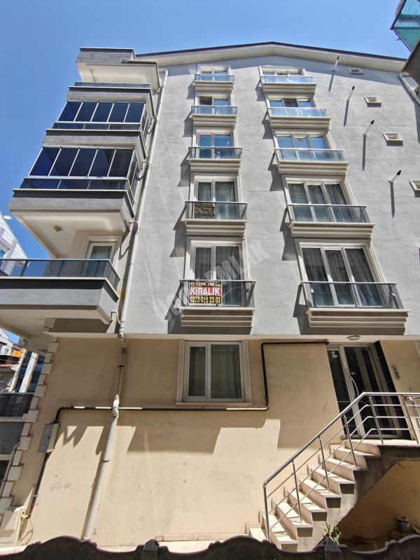 * AFYON ÜÇOK EMLAKTAN ERENLER MAH 1+1 45M² EŞYALI KİRALIK DAİRE *