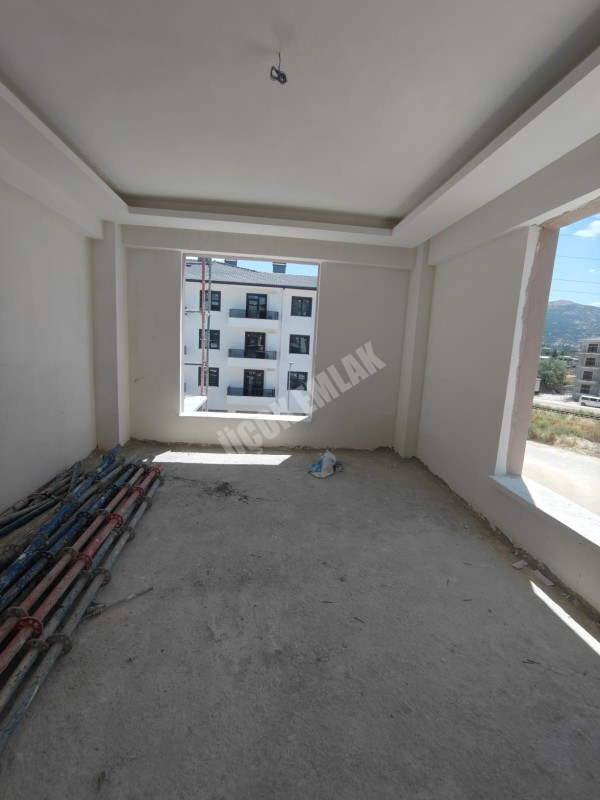 * AFYON ÜÇOK EMLAKTAN ERKMEN CUMHURİYET MAH 2+1 75M² SIFIR ARAKAT SATILIK DAİRE *