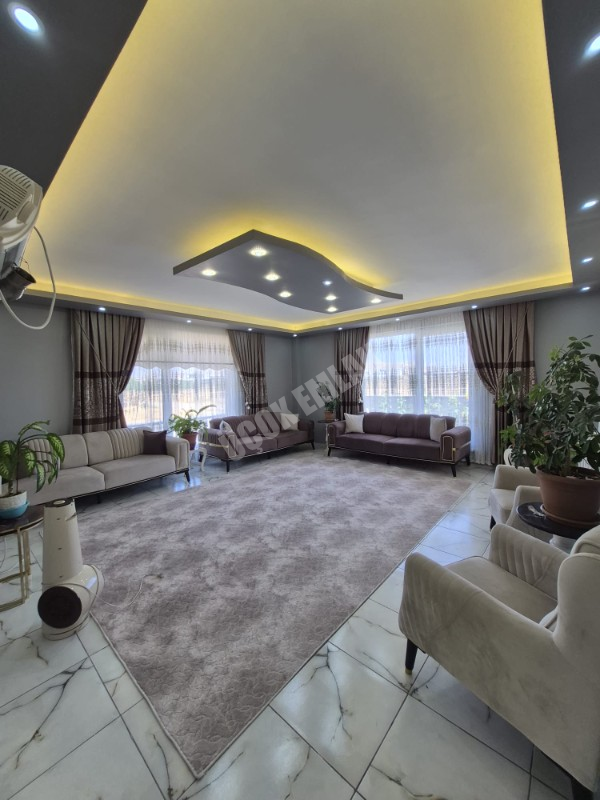 *AFYON ÜÇOK EMLAKTAN SUSUZ KASABASI 964M² SATILIK ARSA + MÜSTAKİL EV *