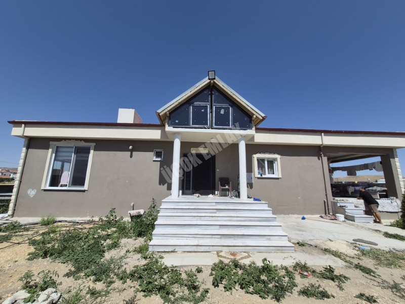 *AFYON ÜÇOK EMLAKTAN SUSUZ KASABASI 964M² SATILIK ARSA + MÜSTAKİL EV *
