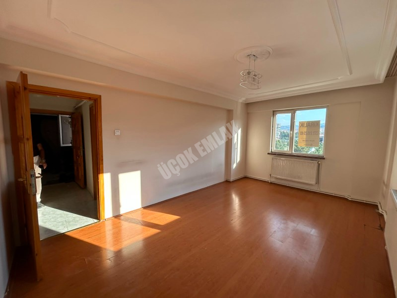 * AFYON ÜÇOK EMLAKTAN HARBİŞ KOCATEPE MAH 3+1 115M² TEMİZ BAKIMLI KİRALIK DAİRE *