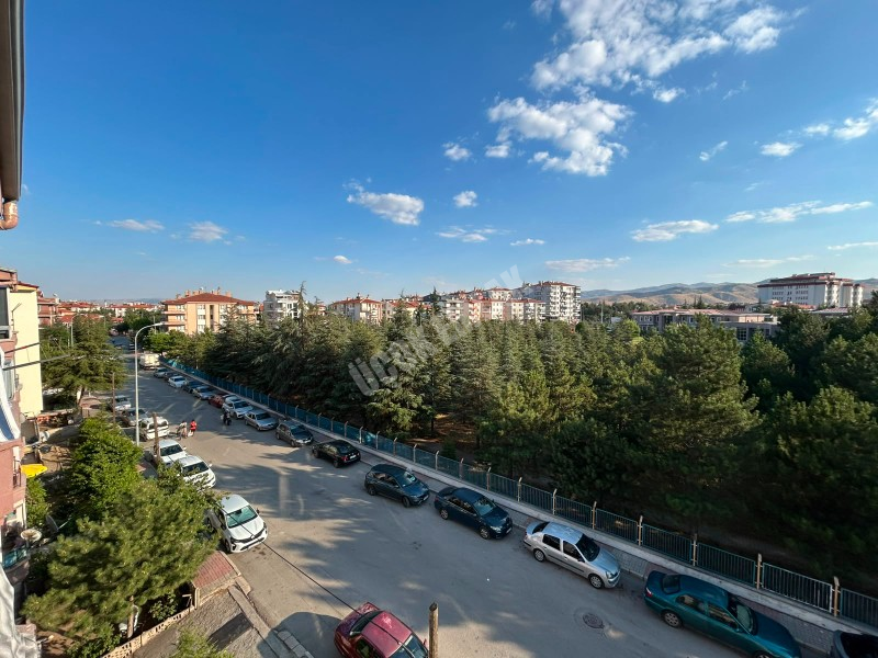 * AFYON ÜÇOK EMLAKTAN HARBİŞ KOCATEPE MAH 3+1 115M² TEMİZ BAKIMLI KİRALIK DAİRE *