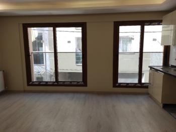 Antre Emlak'tan Kiralık Bahçelievler'de Hastane Yanı Doğalgazlı,Asansörlü Açık Mutfak 2+1 Yeni Daire