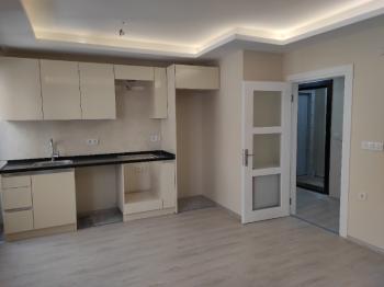 Antre Emlak'tan Kiralık Bahçelievler'de Hastane Yanı Doğalgazlı,Asansörlü Açık Mutfak 2+1 Yeni Daire