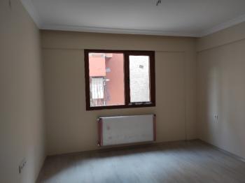 Antre Emlak'tan Kiralık Bahçelievler'de Hastane Yanı Doğalgazlı,Asansörlü Açık Mutfak 2+1 Yeni Daire