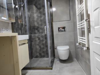Antre Emlak'tan Kiralık Bahçelievler'de Hastane Yanı Doğalgazlı,Asansörlü Açık Mutfak 2+1 Yeni Daire