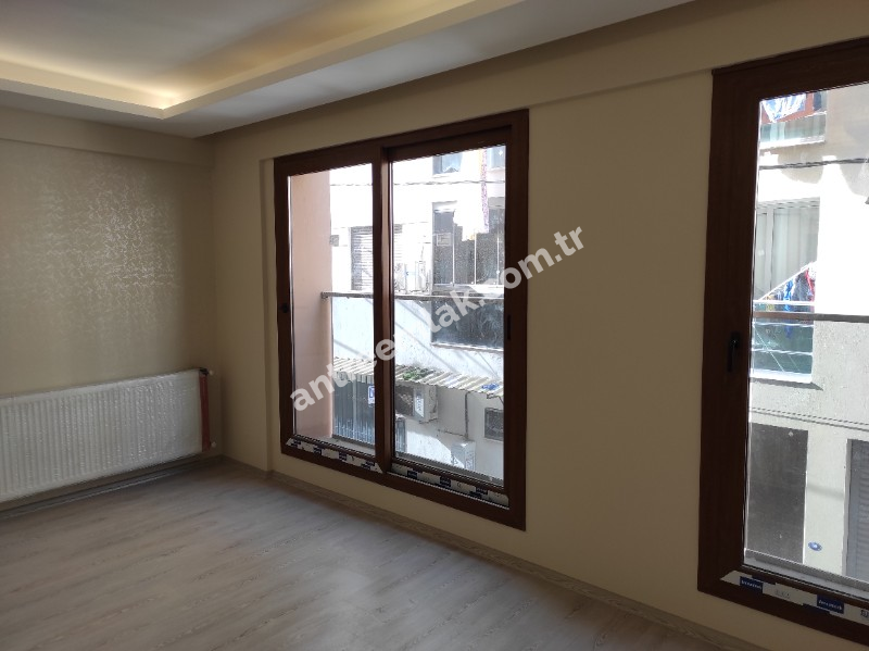 Antre Emlak'tan Kiralık Bahçelievler'de Hastane Yanı Doğalgazlı,Asansörlü Açık Mutfak 2+1 Yeni Daire