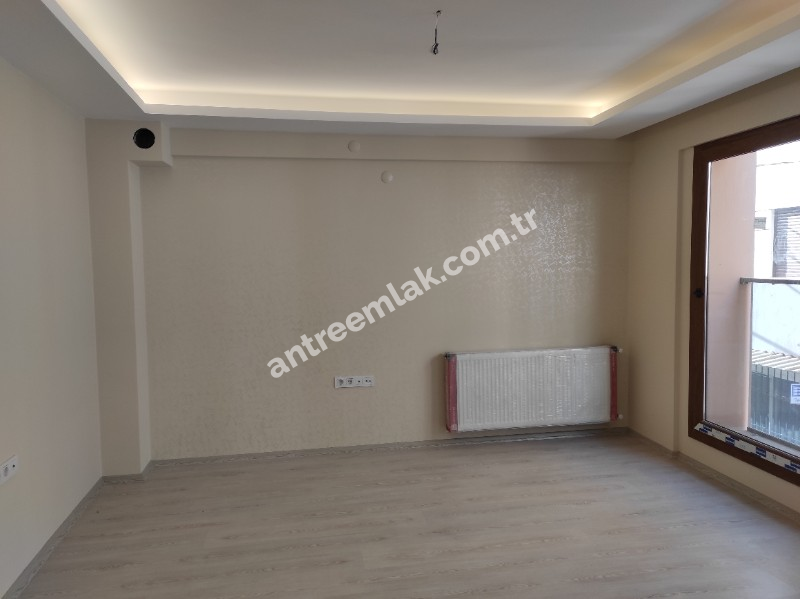 Antre Emlak'tan Kiralık Bahçelievler'de Hastane Yanı Doğalgazlı,Asansörlü Açık Mutfak 2+1 Yeni Daire
