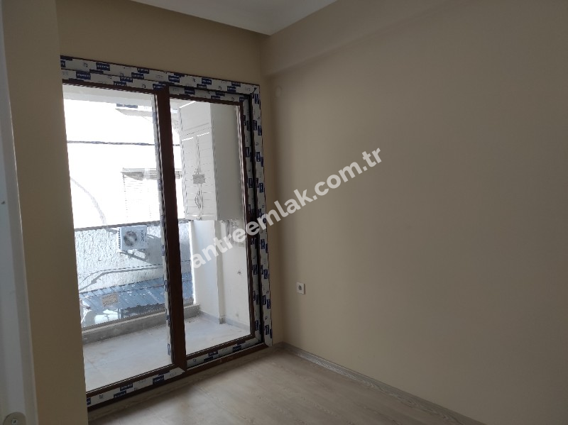Antre Emlak'tan Kiralık Bahçelievler'de Hastane Yanı Doğalgazlı,Asansörlü Açık Mutfak 2+1 Yeni Daire