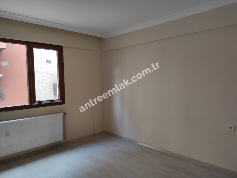 Antre Emlak'tan Kiralık Bahçelievler'de Hastane Yanı Doğalgazlı,Asansörlü Açık Mutfak 2+1 Yeni Daire