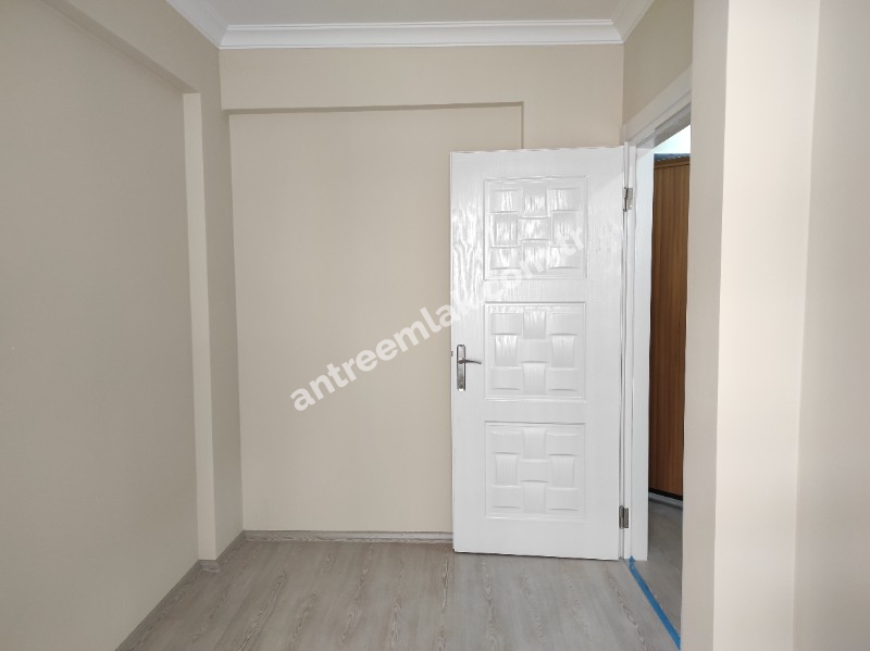 Antre Emlak'tan Kiralık Bahçelievler'de Hastane Yanı Doğalgazlı,Asansörlü Açık Mutfak 2+1 Yeni Daire