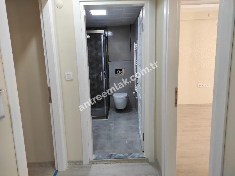 Antre Emlak'tan Kiralık Bahçelievler'de Hastane Yanı Doğalgazlı,Asansörlü Açık Mutfak 2+1 Yeni Daire