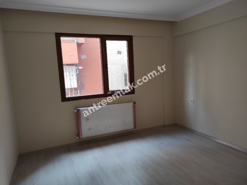 Antre Emlak'tan Kiralık Bahçelievler'de Hastane Yanı Doğalgazlı,Asansörlü Açık Mutfak 2+1 Yeni Daire