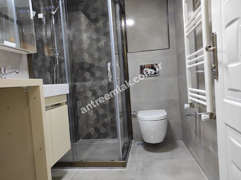 Antre Emlak'tan Kiralık Bahçelievler'de Hastane Yanı Doğalgazlı,Asansörlü Açık Mutfak 2+1 Yeni Daire
