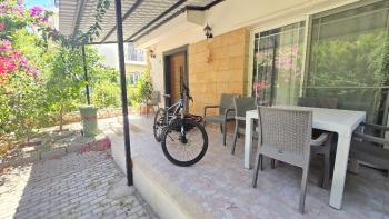 KKTC Girne Alsancak'ta Şokmar Market Arkasında Kiralık Full Eşyalı 3+1 Dubleks İkiz Villa