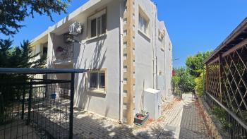 KKTC Girne Alsancak'ta Şokmar Market Arkasında Kiralık Full Eşyalı 3+1 Dubleks İkiz Villa