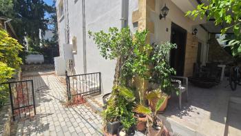 KKTC Girne Alsancak'ta Şokmar Market Arkasında Kiralık Full Eşyalı 3+1 Dubleks İkiz Villa