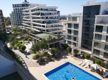 KKTC GİRNE MERKEZDE AKACAN ELEGANCE SİTESİNDE DENİZ HAVUZ VE DAĞ MANZARALI KOMPLE EŞYALI SATILIK 3+1 DAİRE