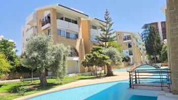 KKTC Girne Merkez'de Öğretmenevi Yakını Havuzlu Sitede Kiralık Full Eşyalı 1+1 Daire