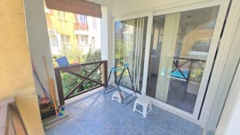 KKTC Girne Merkez'de Öğretmenevi Yakını Havuzlu Sitede Kiralık Full Eşyalı 1+1 Daire