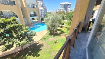 KKTC Girne Merkez'de Öğretmenevi Yakını Havuzlu Sitede Kiralık Full Eşyalı 1+1 Daire