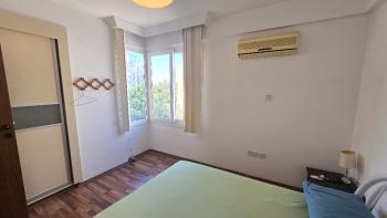 KKTC Girne Merkez'de Öğretmenevi Yakını Havuzlu Sitede Kiralık Full Eşyalı 1+1 Daire